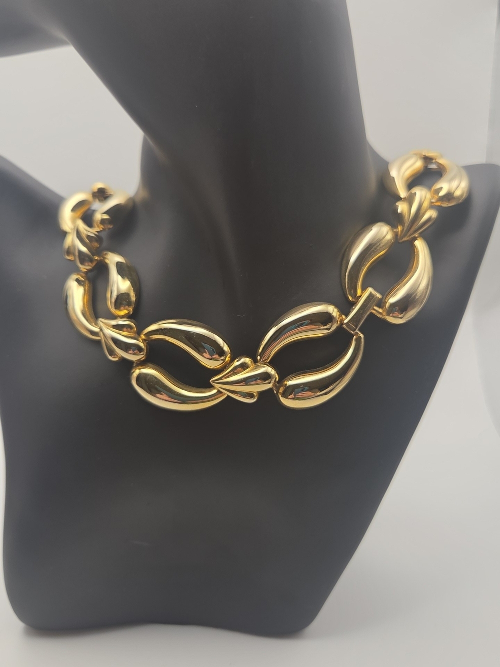 Vintage Goldtone Chunky Link Necklace - Women Jewelry